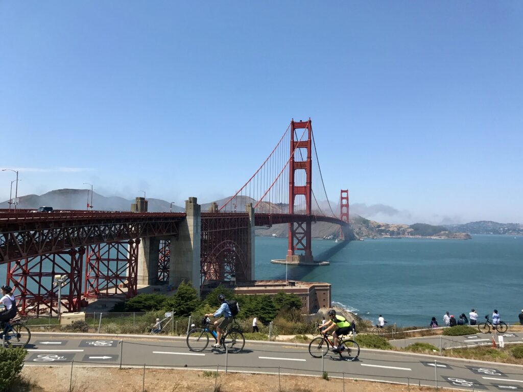 Fietsen op de Golden Gate Bridge in San Francisco